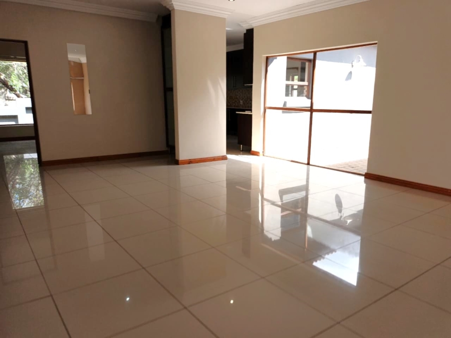 To Let 4 Bedroom Property for Rent in Mooikloof Gauteng