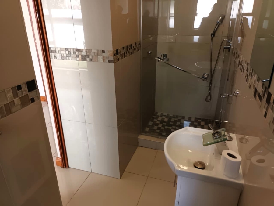 To Let 4 Bedroom Property for Rent in Mooikloof Gauteng
