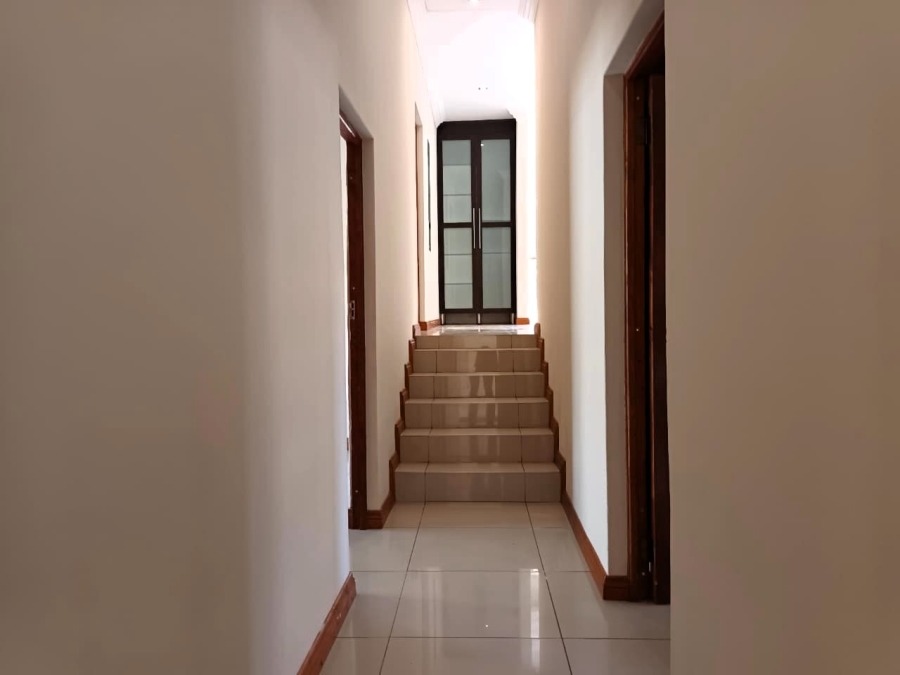 To Let 4 Bedroom Property for Rent in Mooikloof Gauteng