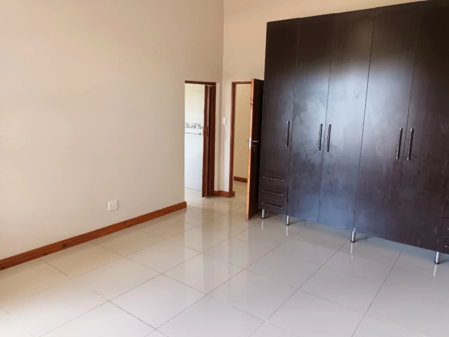 To Let 4 Bedroom Property for Rent in Mooikloof Gauteng