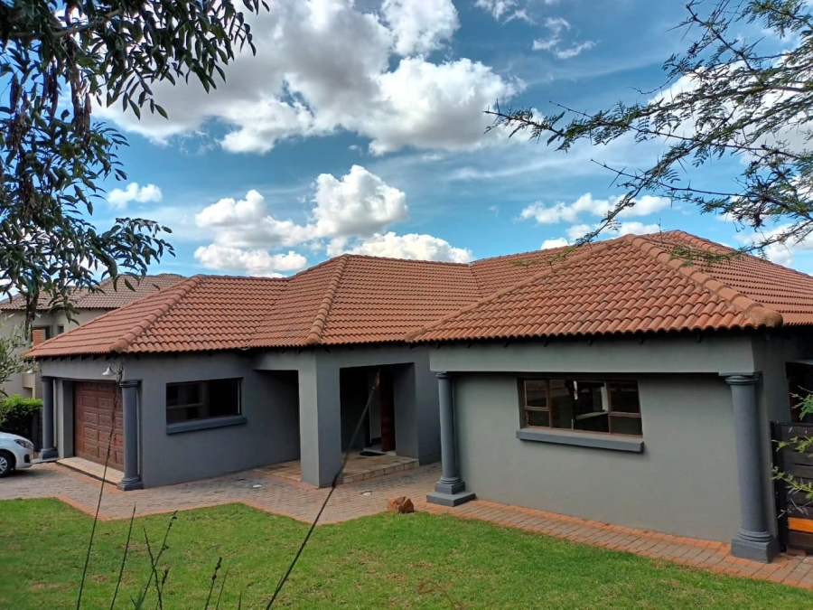 To Let 4 Bedroom Property for Rent in Mooikloof Gauteng