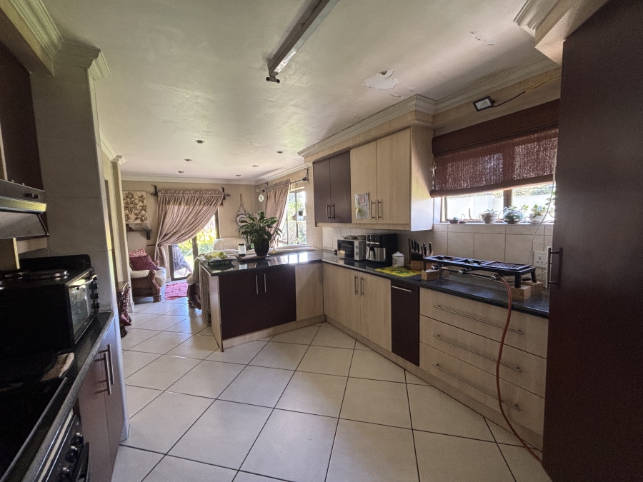 3 Bedroom Property for Sale in Sonneveld Gauteng