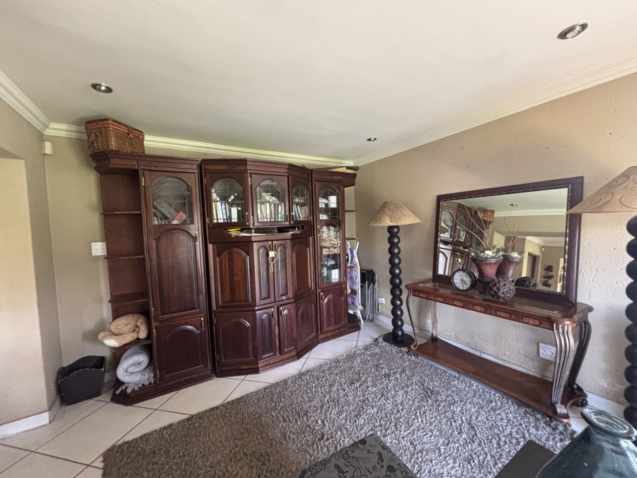 3 Bedroom Property for Sale in Sonneveld Gauteng