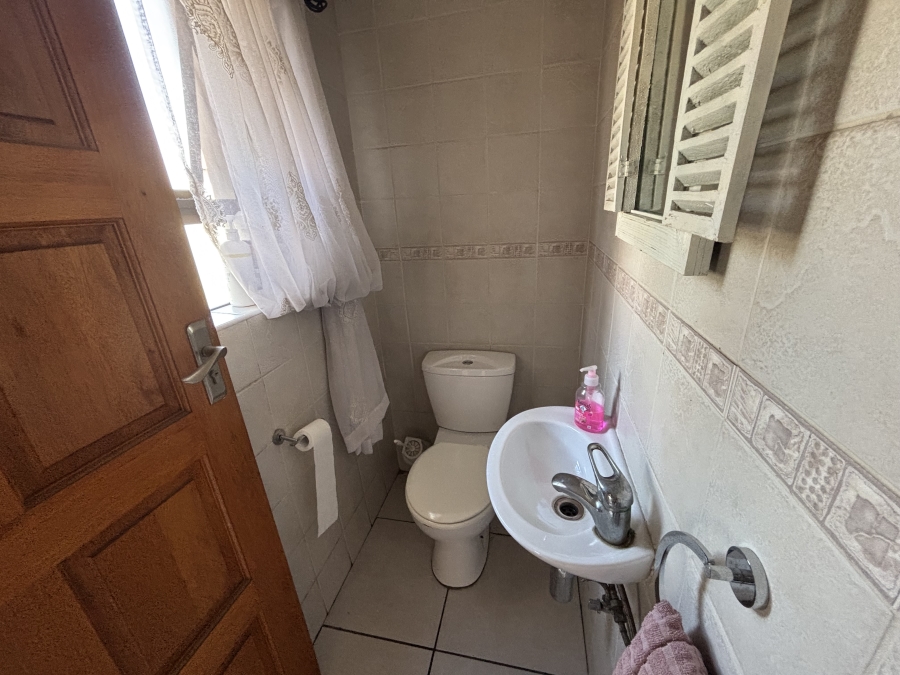 3 Bedroom Property for Sale in Sonneveld Gauteng