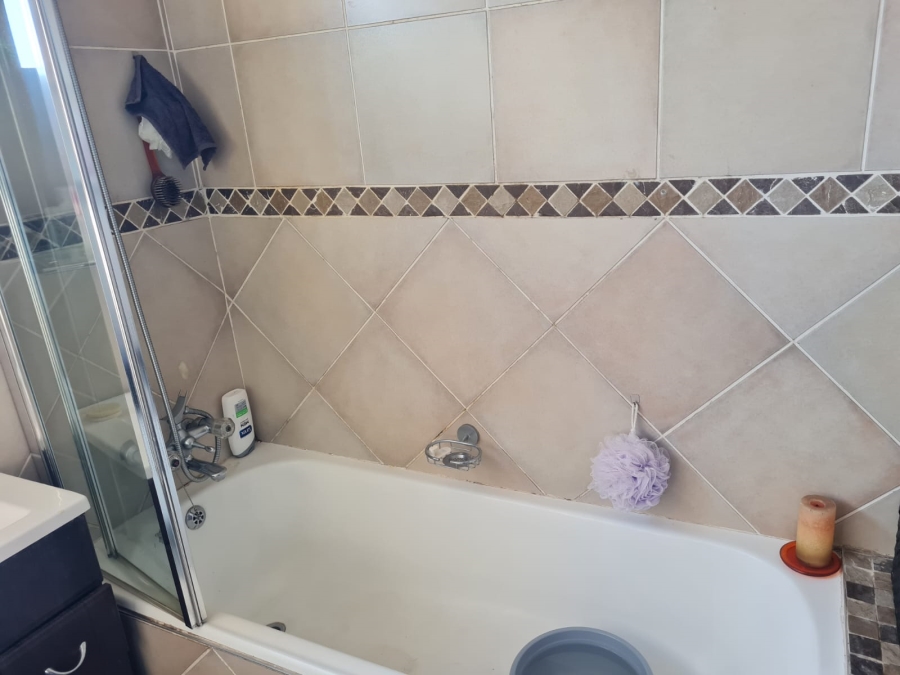 2 Bedroom Property for Sale in Eastleigh Gauteng