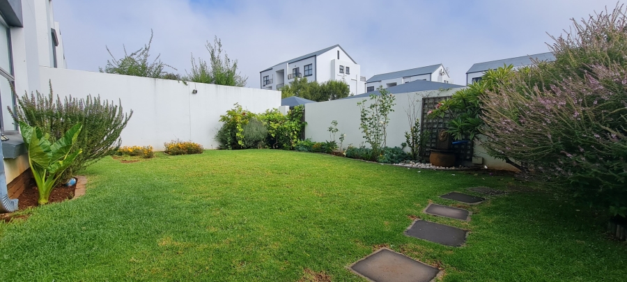 To Let 3 Bedroom Property for Rent in Greenstone Hill Gauteng