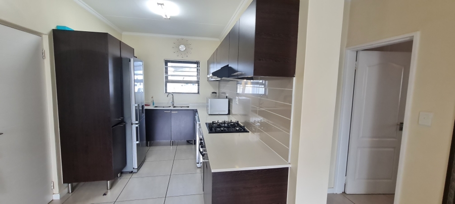 To Let 3 Bedroom Property for Rent in Greenstone Hill Gauteng