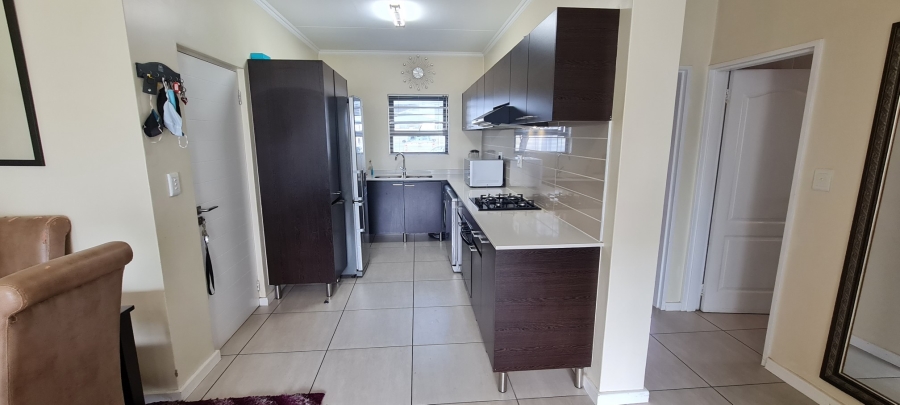 To Let 3 Bedroom Property for Rent in Greenstone Hill Gauteng