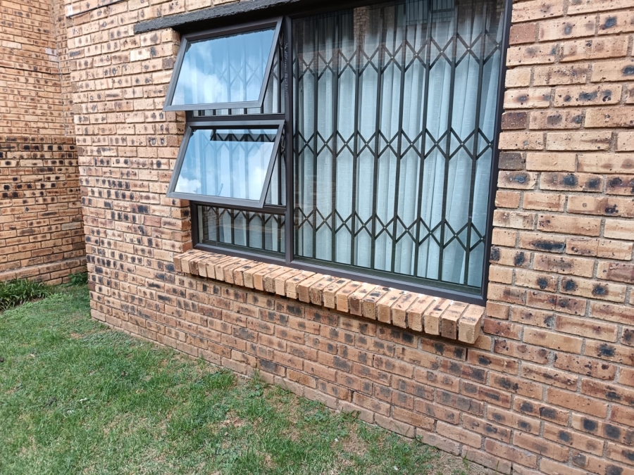 2 Bedroom Property for Sale in Florida Gauteng
