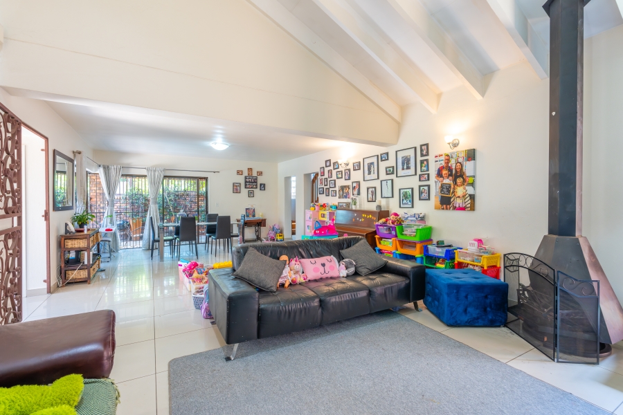 3 Bedroom Property for Sale in Magaliessig Gauteng