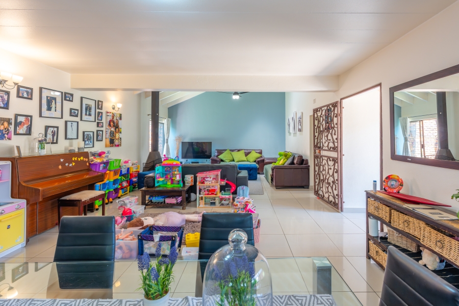 3 Bedroom Property for Sale in Magaliessig Gauteng