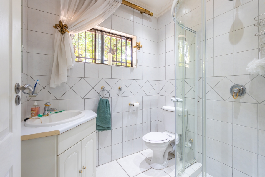 3 Bedroom Property for Sale in Magaliessig Gauteng