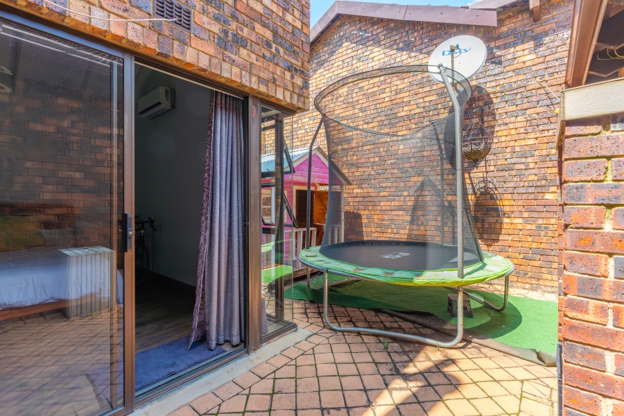 3 Bedroom Property for Sale in Magaliessig Gauteng