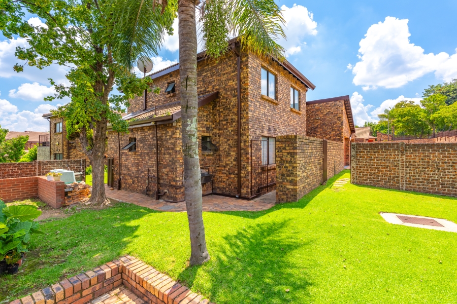 3 Bedroom Property for Sale in Magaliessig Gauteng