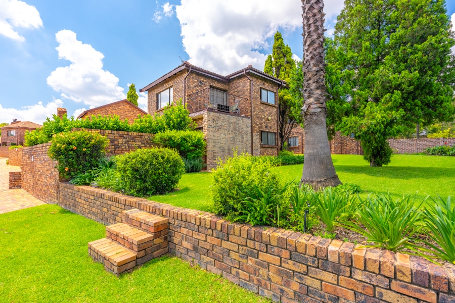 3 Bedroom Property for Sale in Magaliessig Gauteng