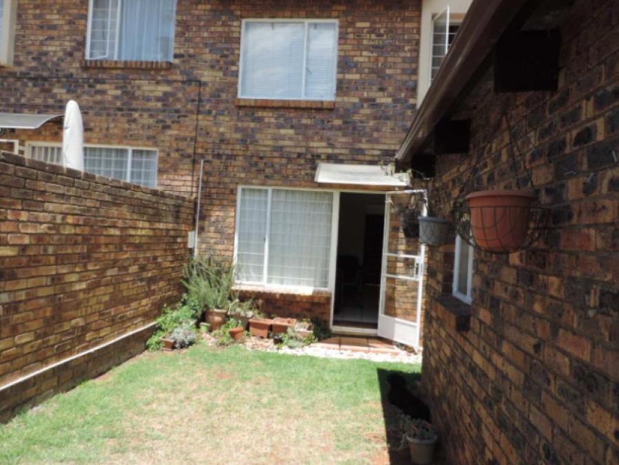 2 Bedroom Property for Sale in Glenvista Gauteng