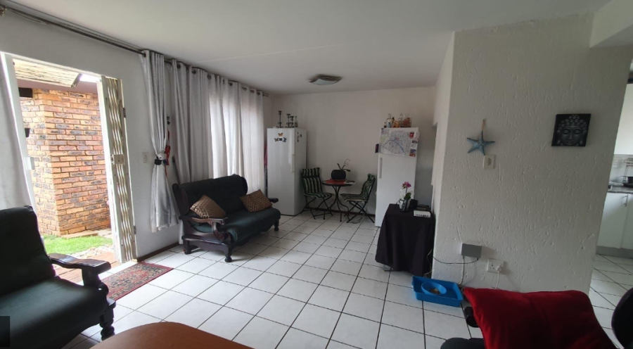 2 Bedroom Property for Sale in Glenvista Gauteng