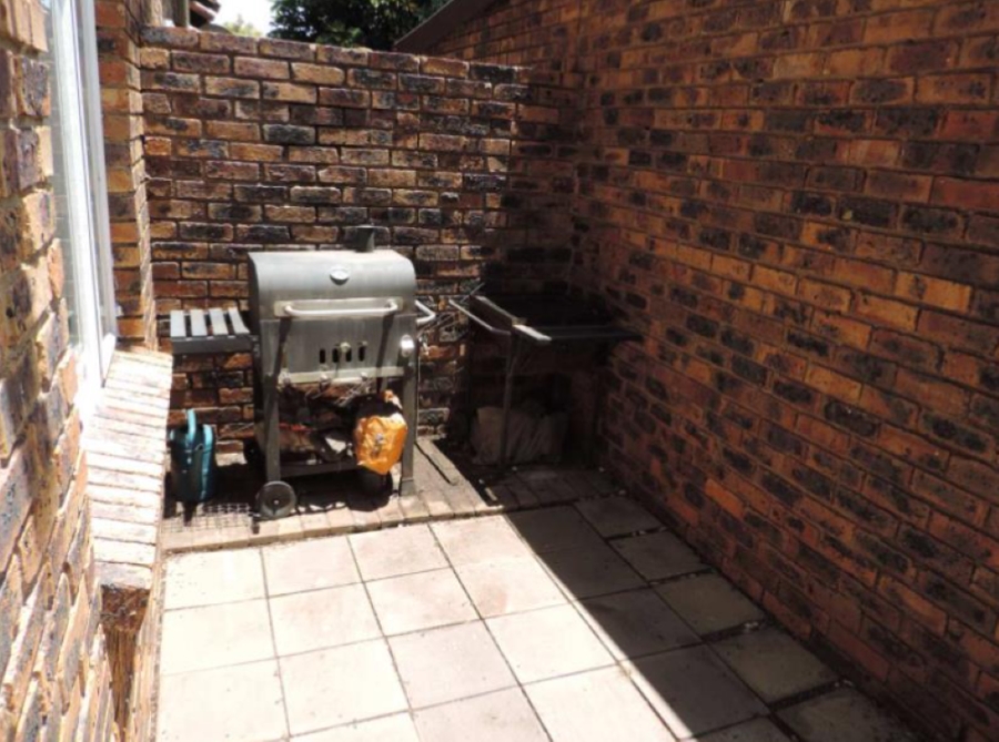 2 Bedroom Property for Sale in Glenvista Gauteng