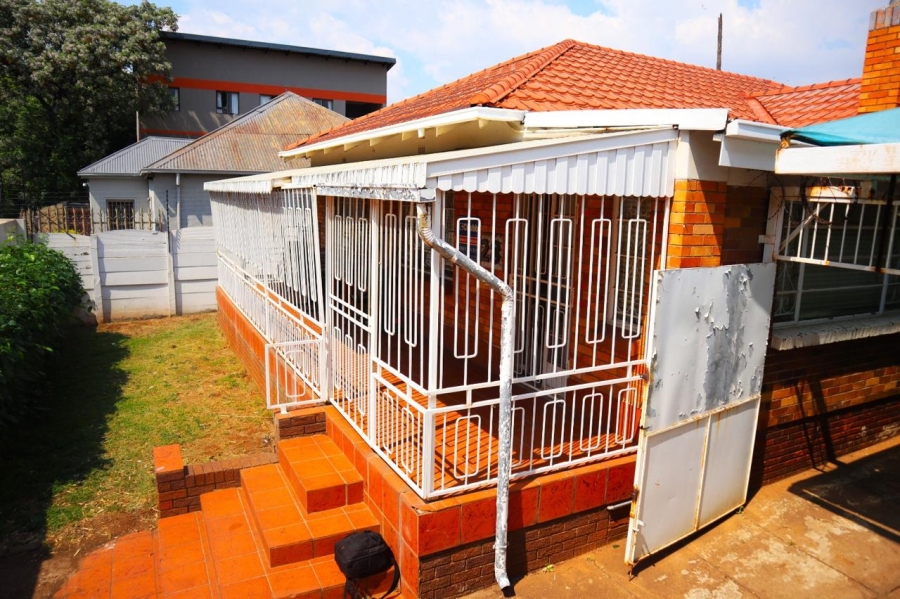 12 Bedroom Property for Sale in Westdene Gauteng