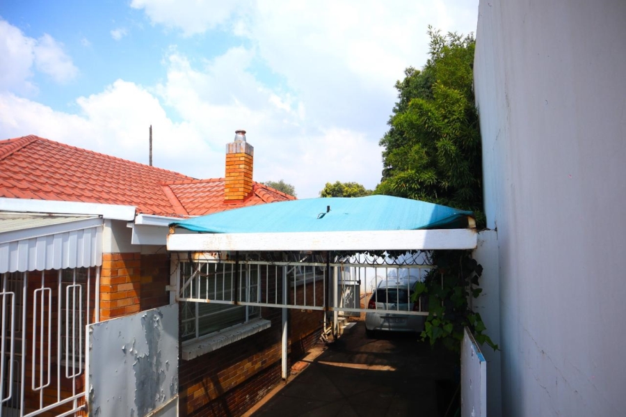 12 Bedroom Property for Sale in Westdene Gauteng