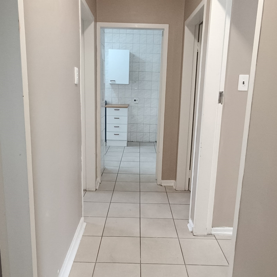 To Let 2 Bedroom Property for Rent in Linden Gauteng