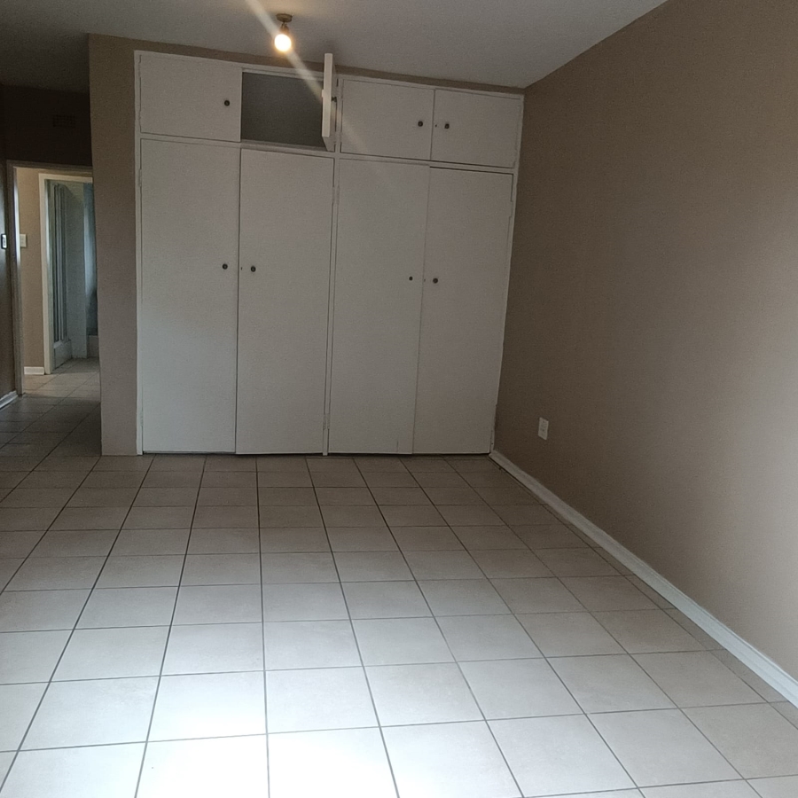 To Let 2 Bedroom Property for Rent in Linden Gauteng