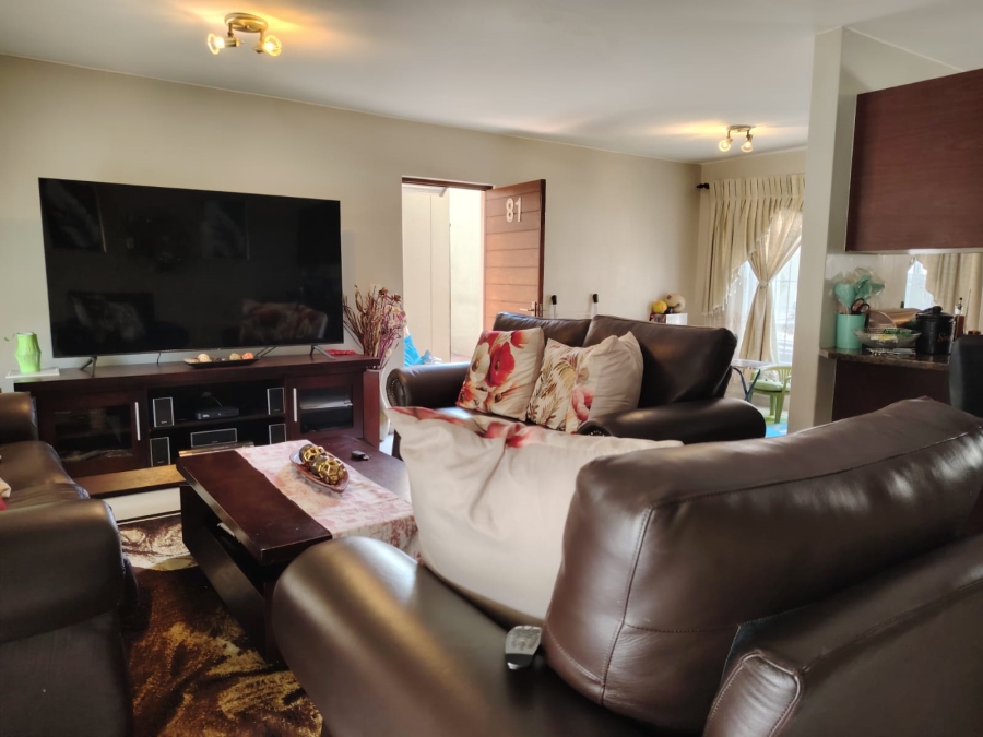 2 Bedroom Property for Sale in Vorna Valley Gauteng