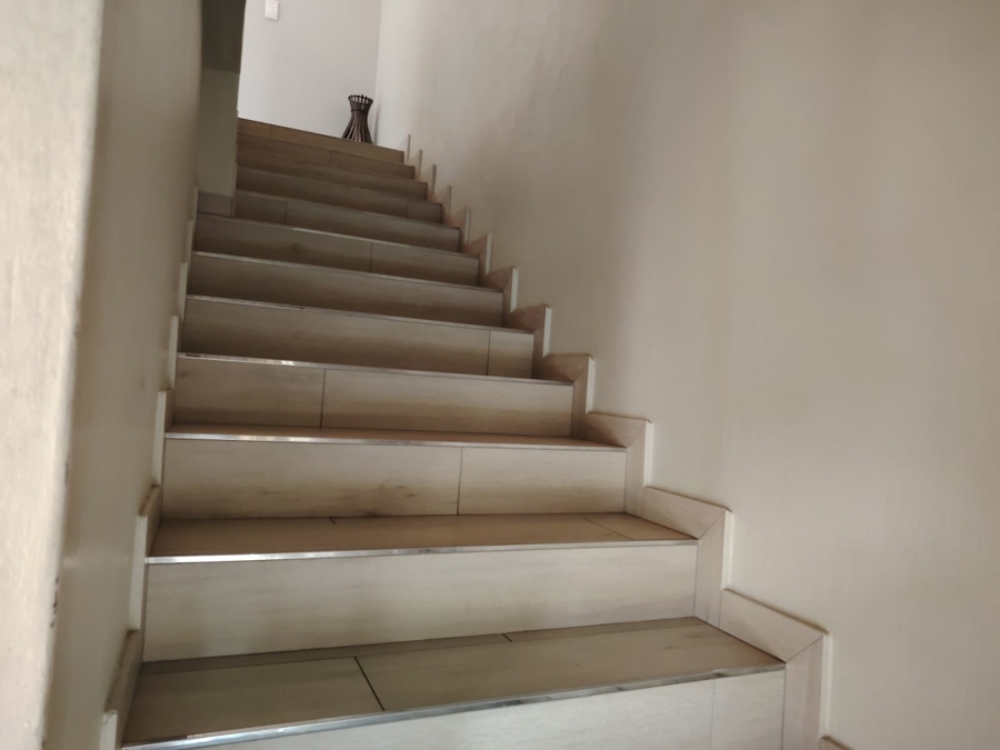 2 Bedroom Property for Sale in Vorna Valley Gauteng