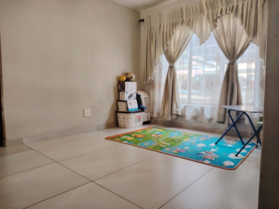 2 Bedroom Property for Sale in Vorna Valley Gauteng