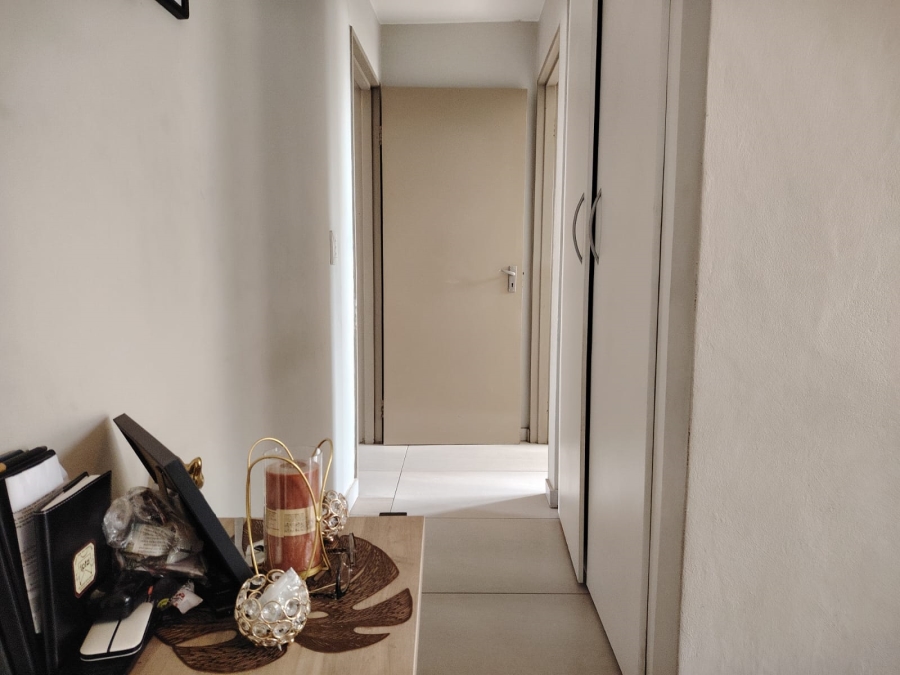 2 Bedroom Property for Sale in Vorna Valley Gauteng