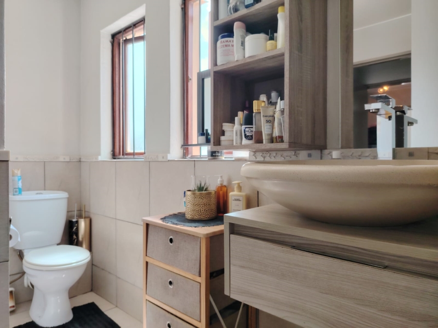 2 Bedroom Property for Sale in Vorna Valley Gauteng