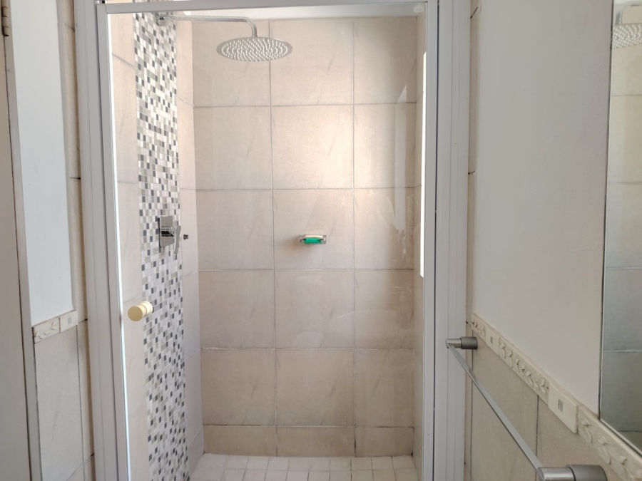 2 Bedroom Property for Sale in Vorna Valley Gauteng