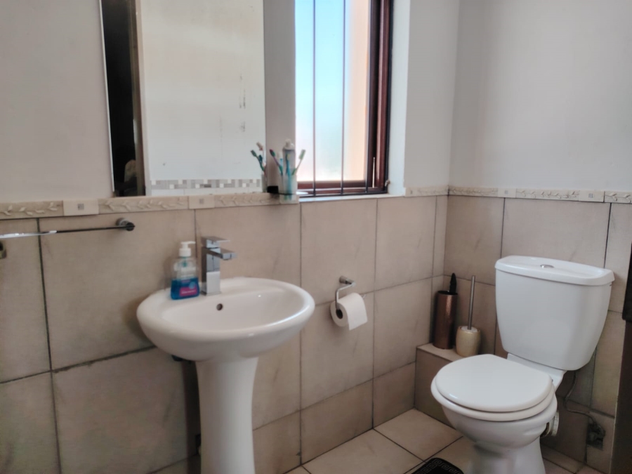 2 Bedroom Property for Sale in Vorna Valley Gauteng
