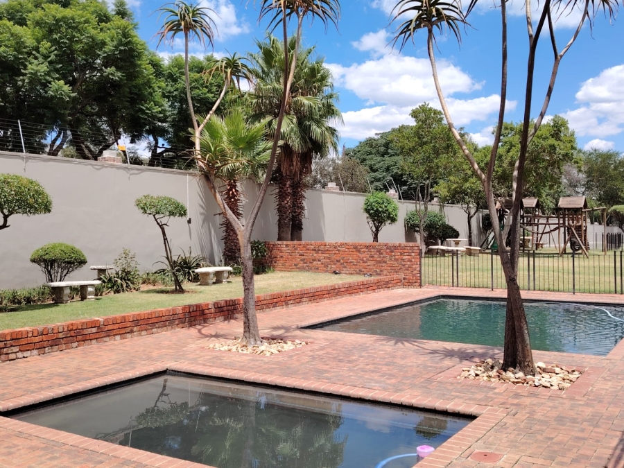 2 Bedroom Property for Sale in Vorna Valley Gauteng