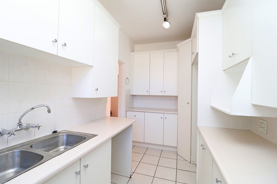 2 Bedroom Property for Sale in Highlands North Gauteng