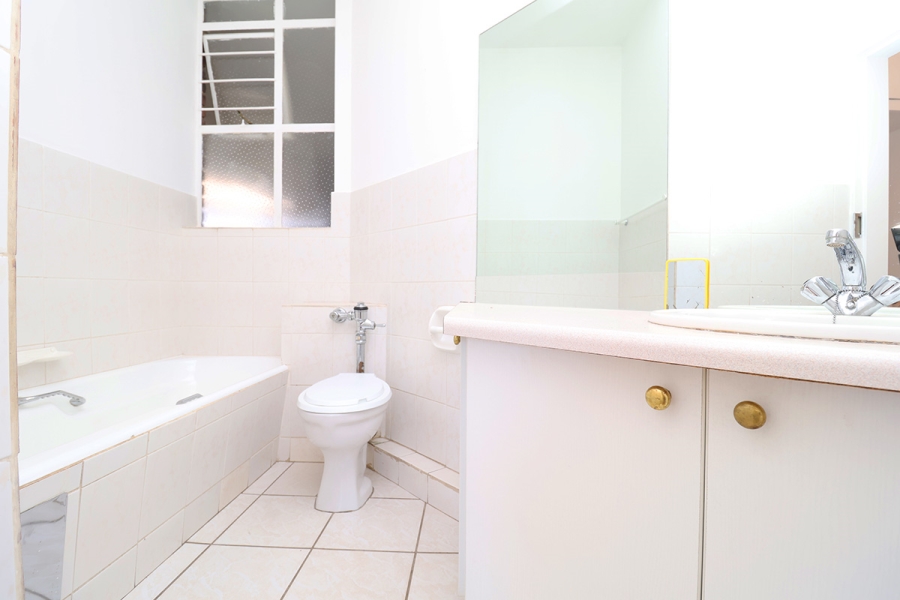 2 Bedroom Property for Sale in Highlands North Gauteng