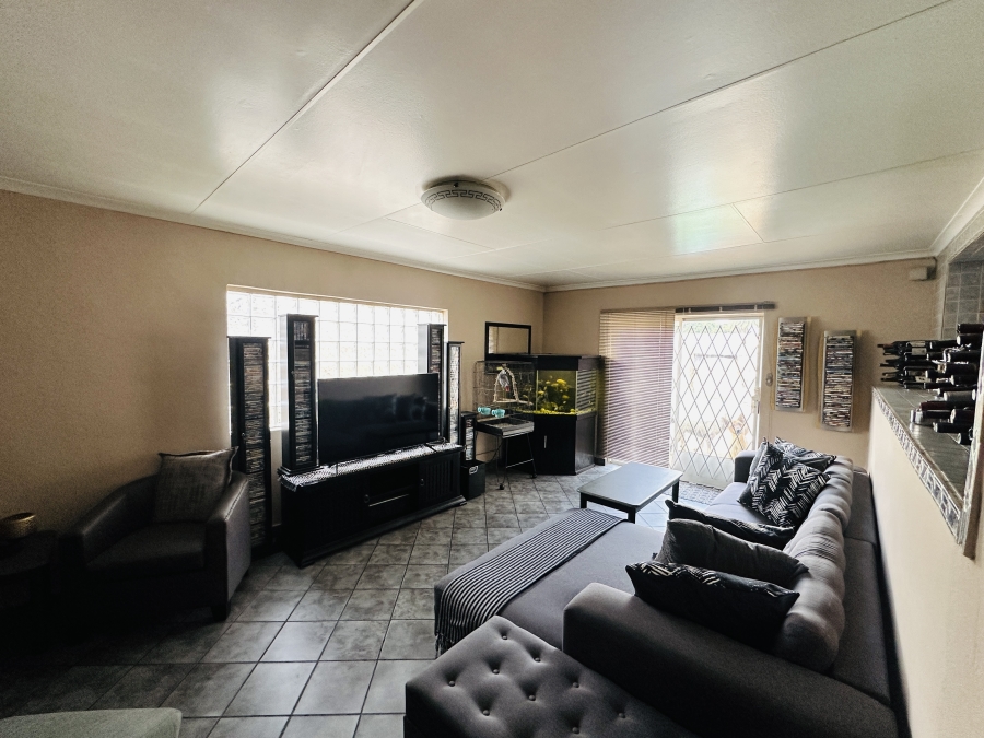 3 Bedroom Property for Sale in Hazeldene Gauteng