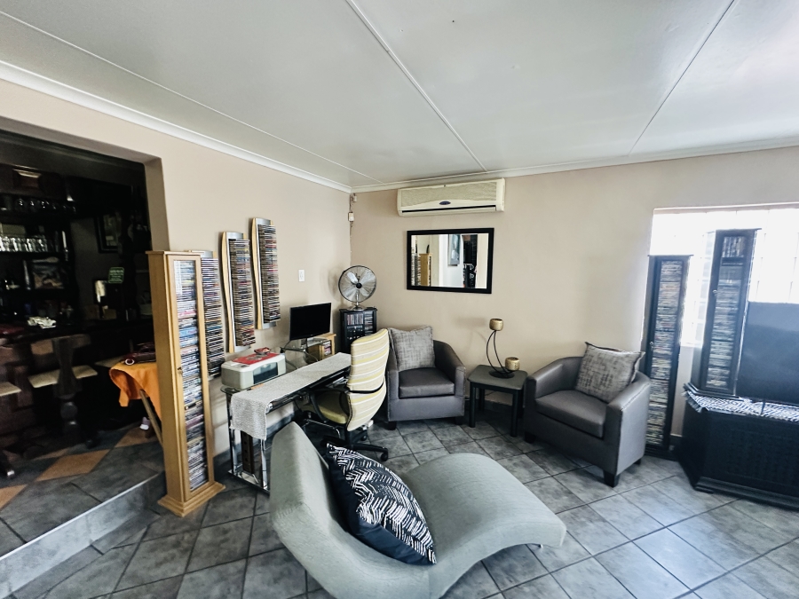 3 Bedroom Property for Sale in Hazeldene Gauteng