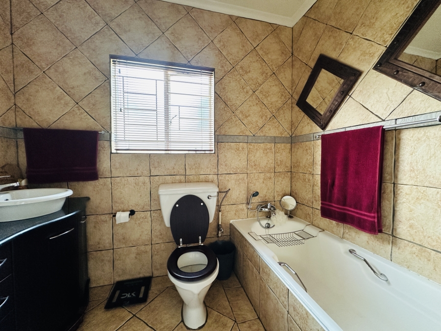 3 Bedroom Property for Sale in Hazeldene Gauteng