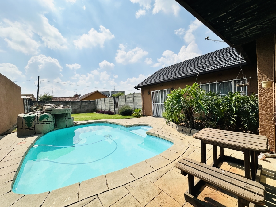3 Bedroom Property for Sale in Dinwiddie Gauteng