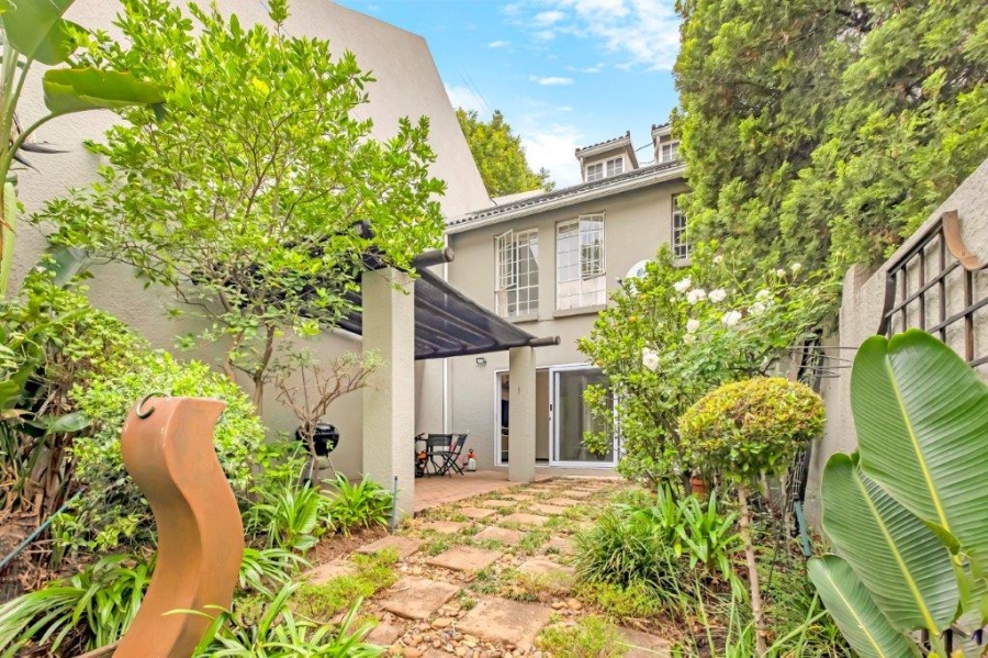 3 Bedroom Property for Sale in Atholl Gauteng