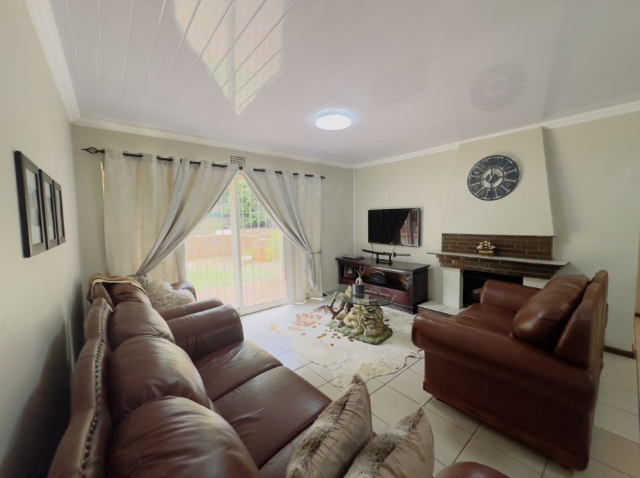 4 Bedroom Property for Sale in Meredale Gauteng