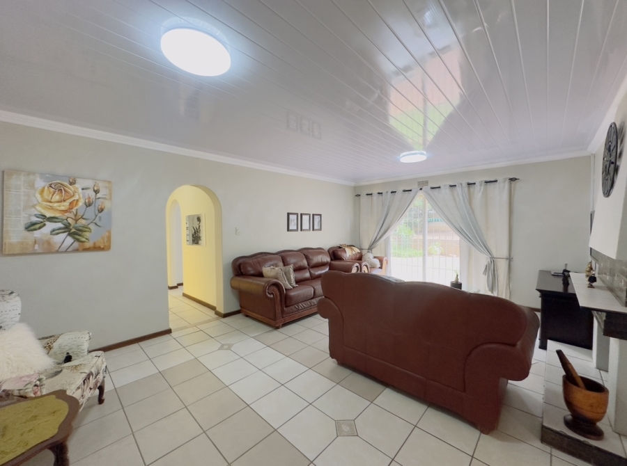 4 Bedroom Property for Sale in Meredale Gauteng