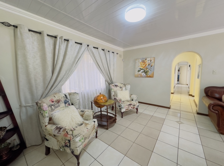 4 Bedroom Property for Sale in Meredale Gauteng