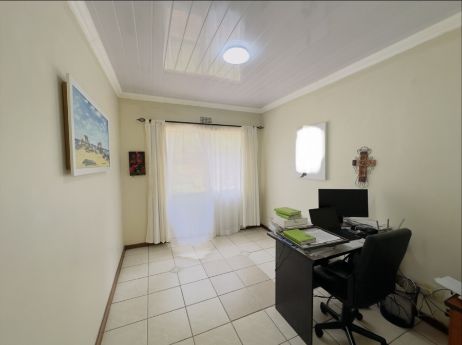 4 Bedroom Property for Sale in Meredale Gauteng