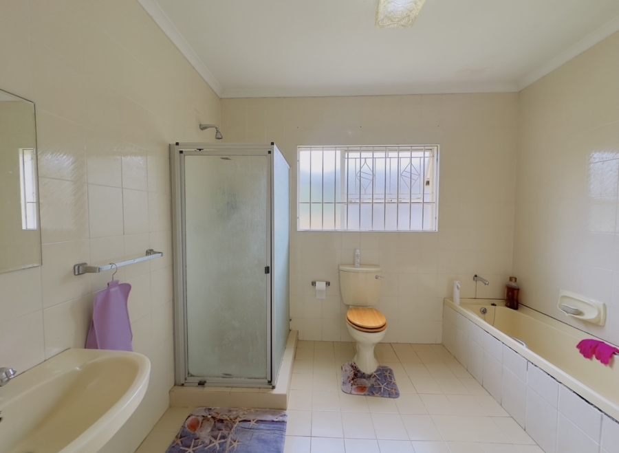 4 Bedroom Property for Sale in Meredale Gauteng