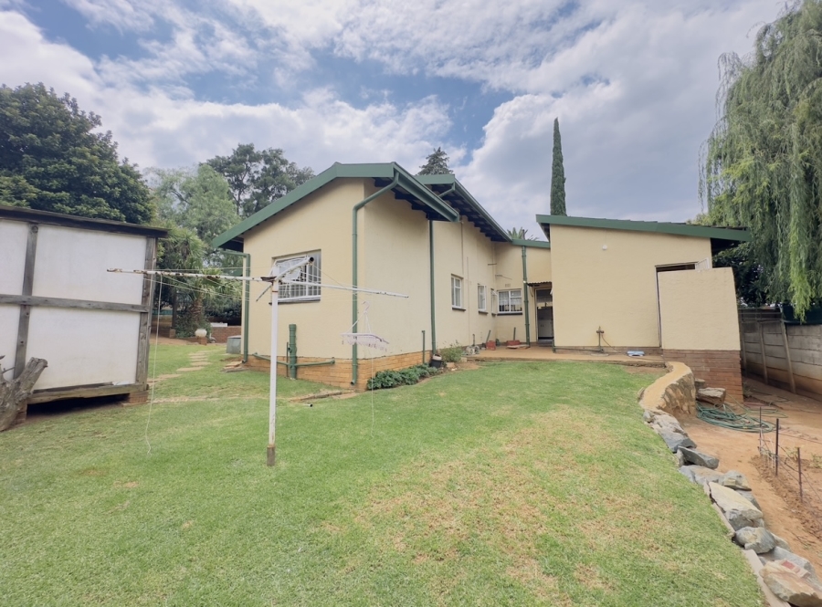4 Bedroom Property for Sale in Meredale Gauteng
