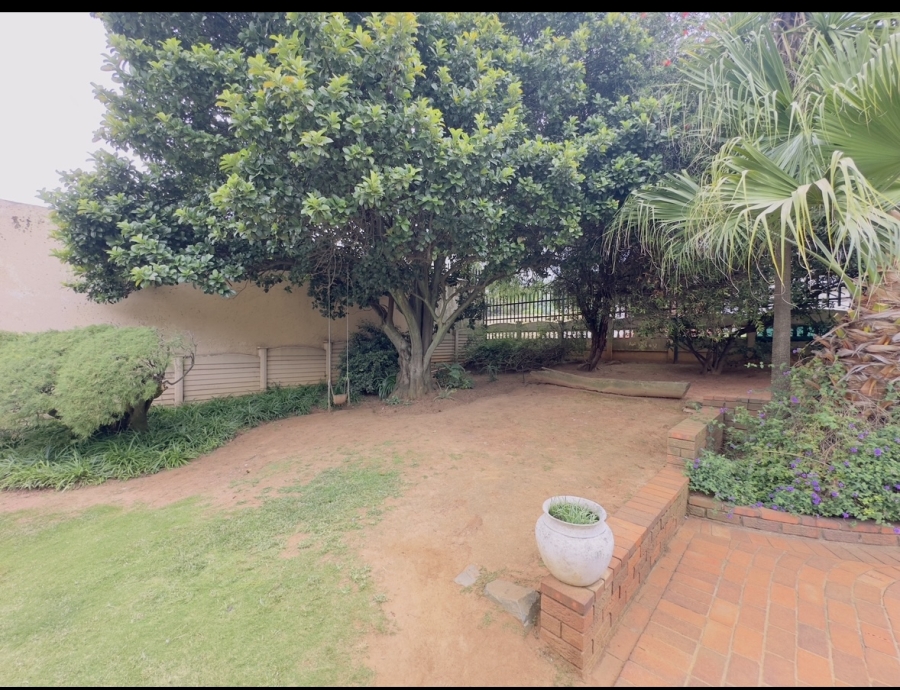 4 Bedroom Property for Sale in Meredale Gauteng