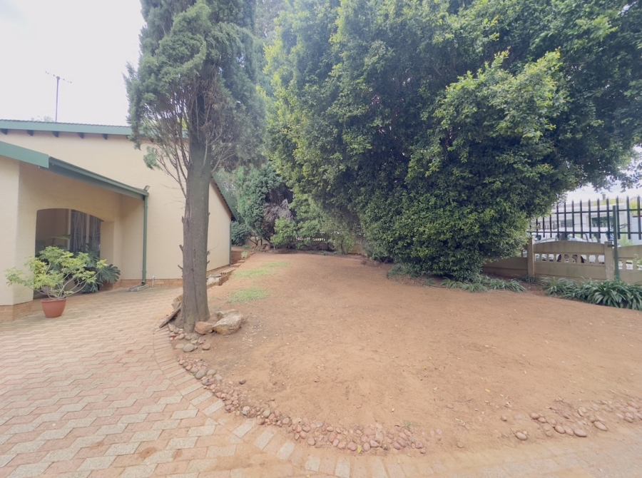 4 Bedroom Property for Sale in Meredale Gauteng