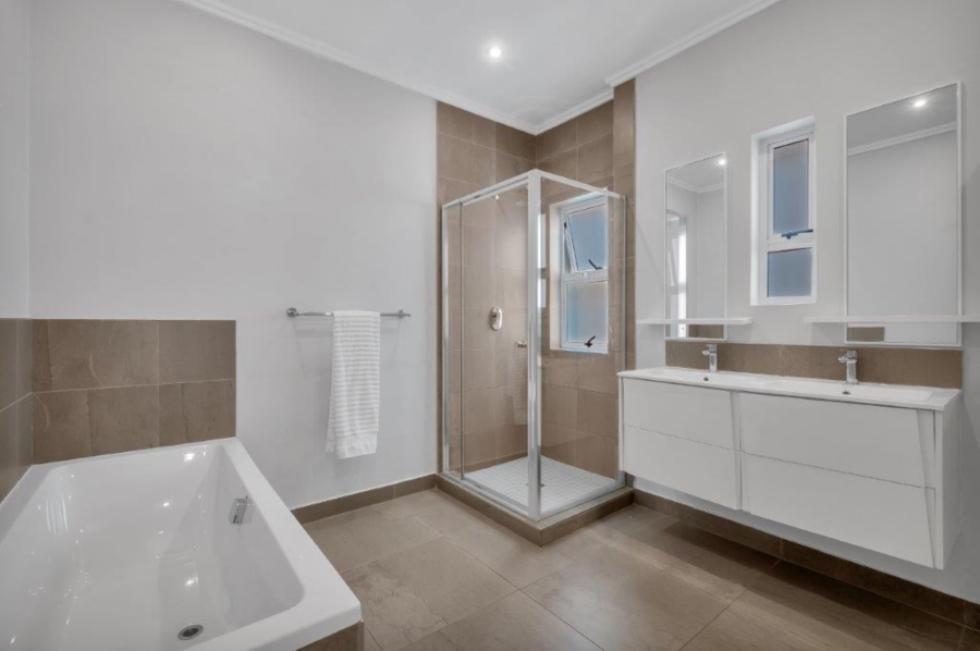 3 Bedroom Property for Sale in Strathavon Gauteng